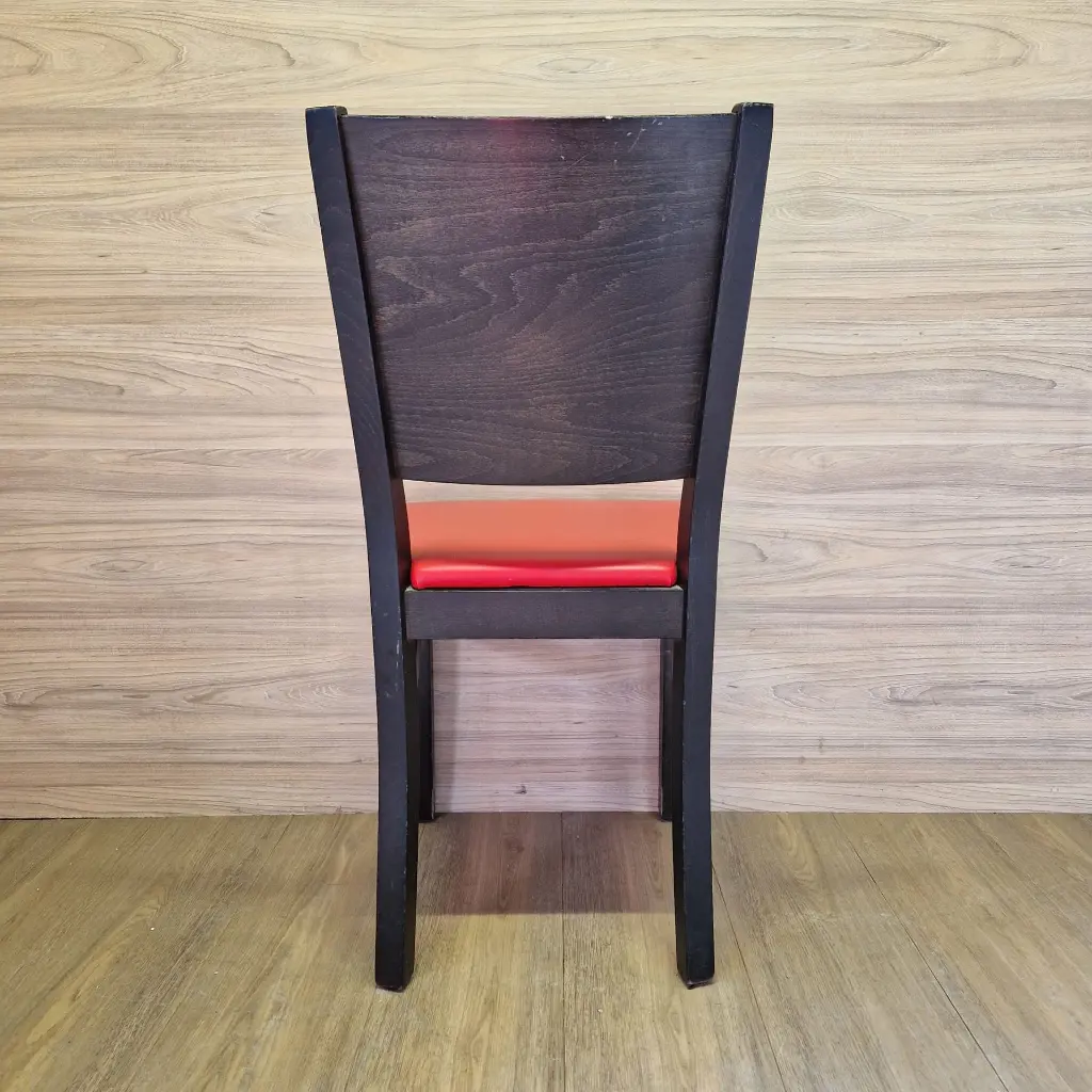 sillas hostelería rojas (4).webp