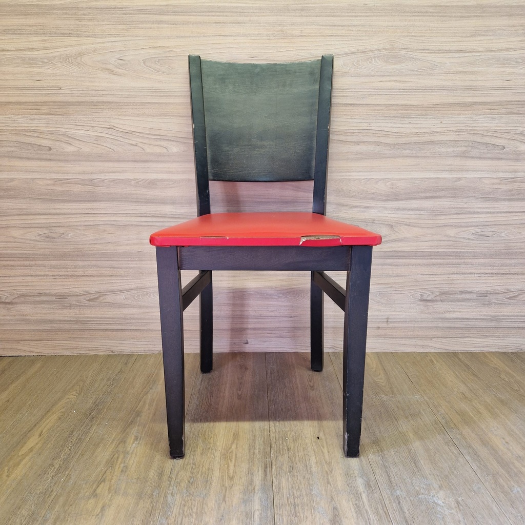 Silla asiento rojo para restaurar. R1852