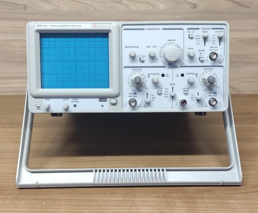 [R856] Osciloscopio analógico. R856